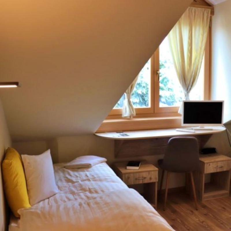 Kenguru Panzio Hotel ฮูดเมโซวาชาร์เฮย์ ภายนอก รูปภาพ